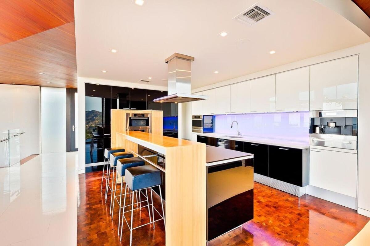 Hébergement de vacances Modern With Unmatched Skyline Views